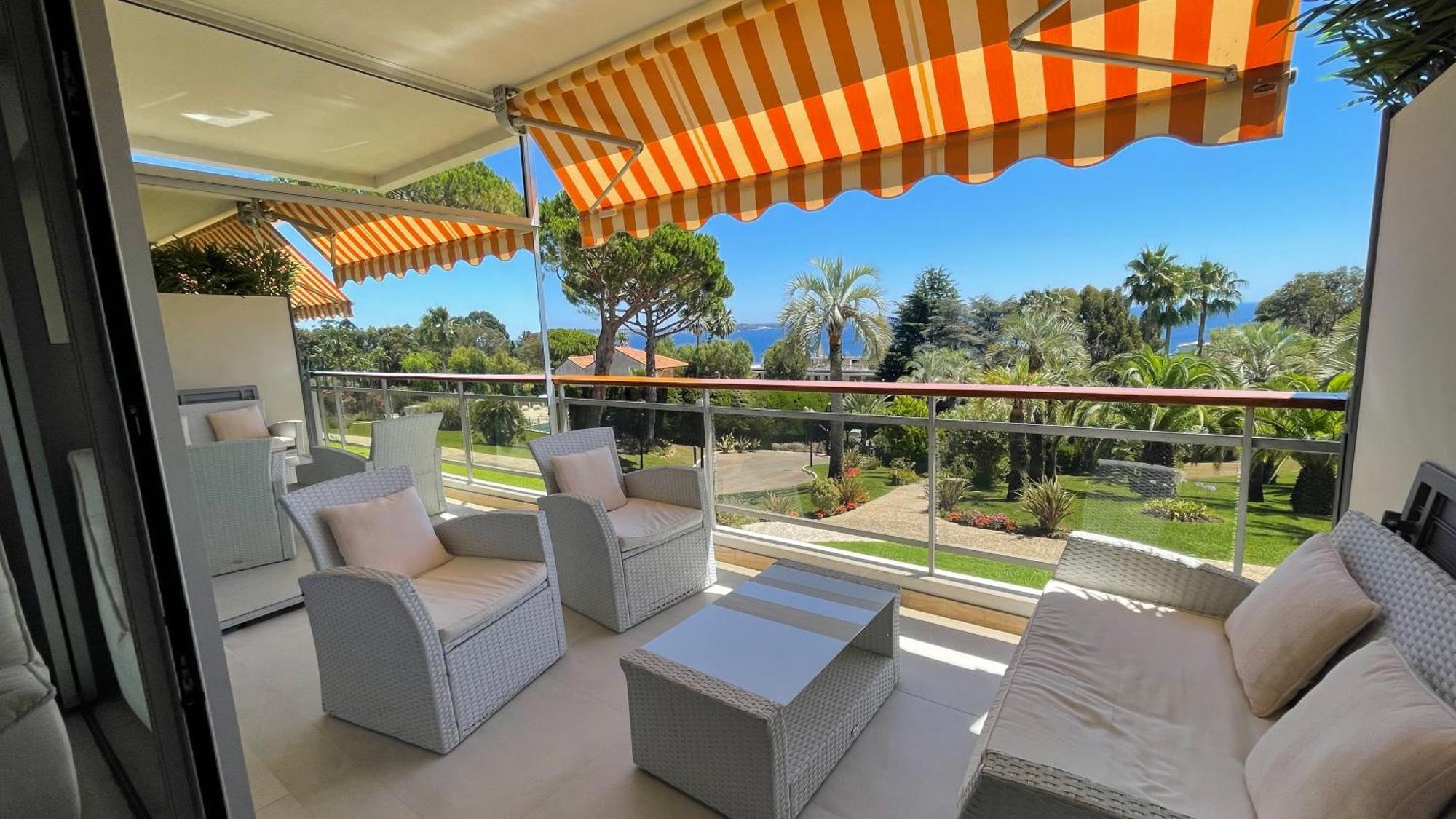 Appartement 2 Chambres Vue Mer Panoramique, Proche Croisette Cannes Vallauris Exteriör bild